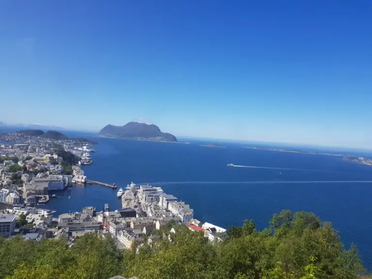 Kreuzfahrt nach Ålesund: Hafen, Ausflüge & Sehenswürdigkeiten